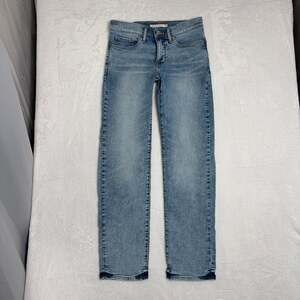 Levis 314 Shaping Straight Jeans Women’s 27x30 Blue Light Wash Clean Girl Preppy